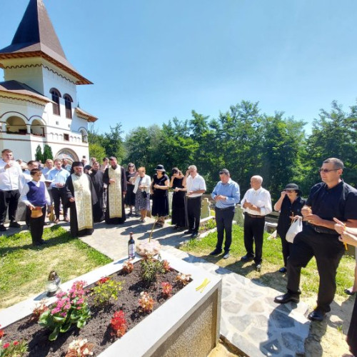 Slujbă de pomenire la Mănăstirea &quot;Sfânta Ana&quot; Rohia pentru Părintele Daniel Buda