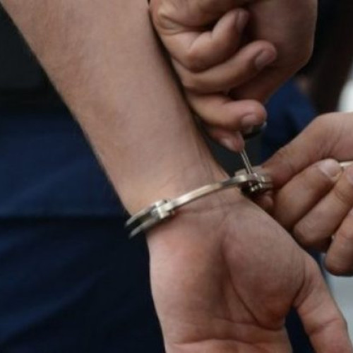 Agresor cu cuțit imobilizat de jandarmi în Cluj-Napoca