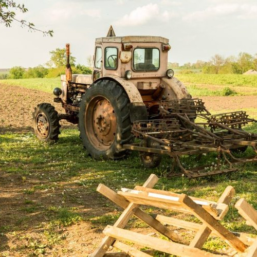 Accident rutier în Maramureș: un bărbat prins la volanul unui tractor după ce a consumat alcool