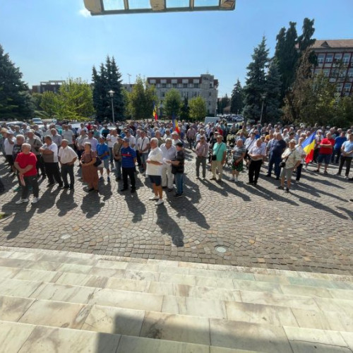 Peste o mie de mineri pensionari din Maramureș protestează împotriva recalculării pensiilor