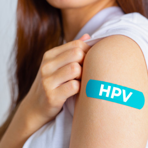 Vaccinarea anti-HPV pentru tineri ar putea deveni gratuită în România