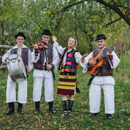 Atmosfera de sărbătoare la eventul &quot;Bărsănenii petrec la joc!&quot;