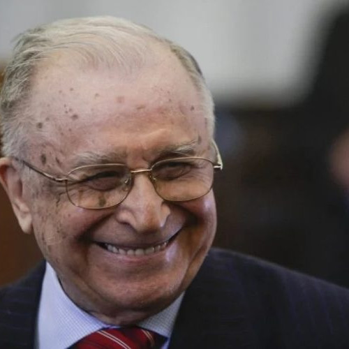 Ion Iliescu îl felicită pe noul președinte ales al României