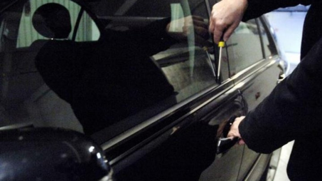 Identificare rapidă și reținere într-un caz de furt din autoturism în Maramureș