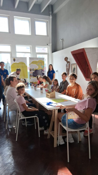 Inaugurarea atelierului gratuit de grafică publicitară la Târgu Lăpuș