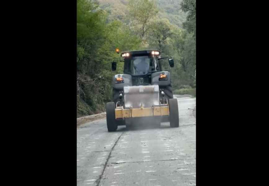 Lucrări de buceardare mecanizată pe drumul județean 108A în zona Sălaj-Țicău