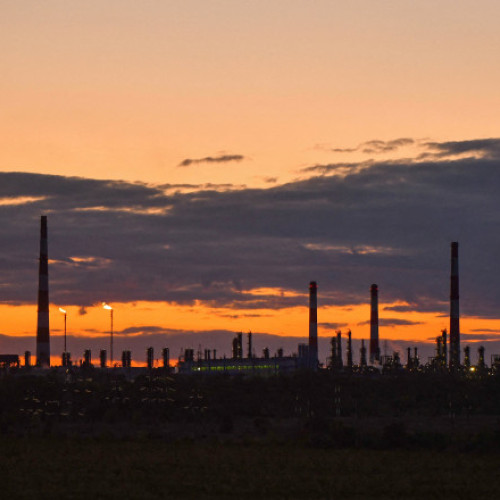 Atac cu drone asupra combinatului de procesare a gazului din Orenburg provocă suspendarea activității