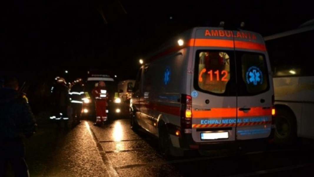 Accident rutier în Lăpuşel cu un tânăr rănit, după ce şoferul a pierdut controlul maşinii