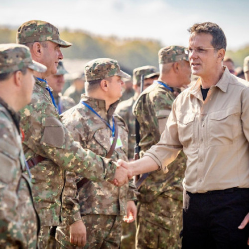 Ministrul Apărării Ionuţ Moşteanu: Sunt civil și am lângă mine militari profesionişti