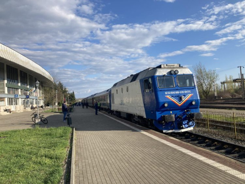 CFR suspendă circulația mai multor trenuri din cauza neachitării tarifului de utilizare