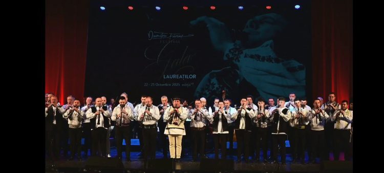 Festivalul „Dumitru Fărcaș” de la Cluj-Napoca a adus la scenă tinere talente folclorice