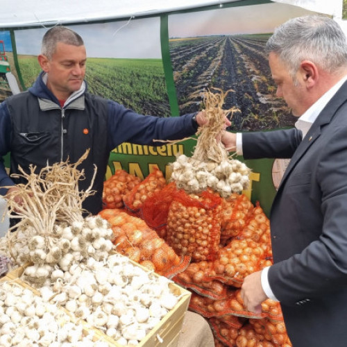 Ministrul Agriculturii, Florin Barbu, dezvăluie despre producția sa de alimente bio și preferințele sale culinare din piața locală
