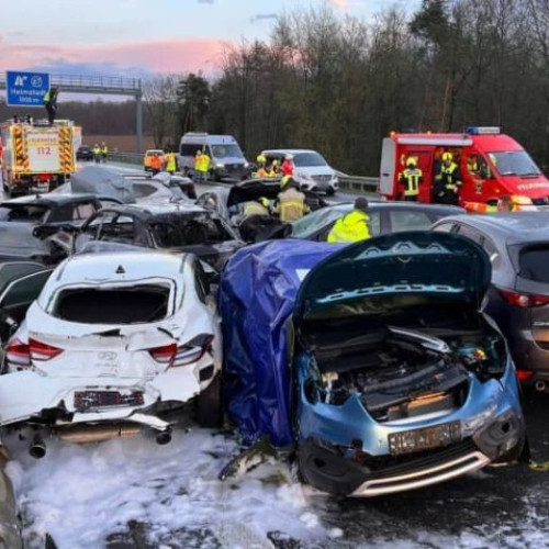 Accident grav în Germania: Doi morţi si peste 25 răniţi într-o ciocnire în lanţ cu 40 de maşini