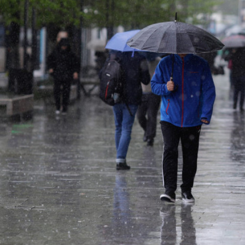 Prognoza meteo pentru următoarele două săptămâni. Temperaturile scad brusc și vin ploile în toată țara