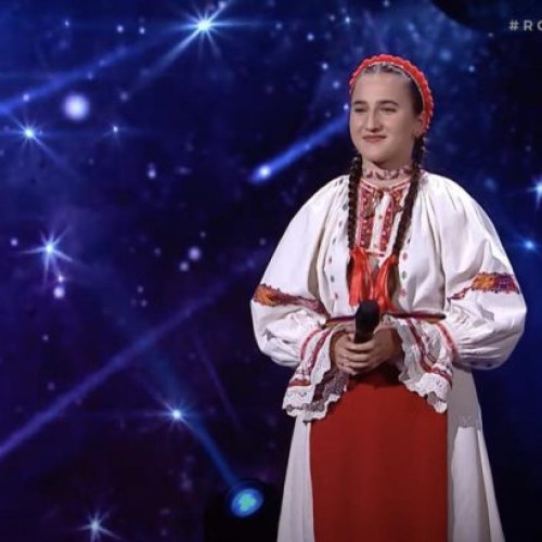 O lăpușeancă de 14 ani ia 4 de DA la „Românii au talent”. Victoria Petrenciuc încântă cu muzica populară