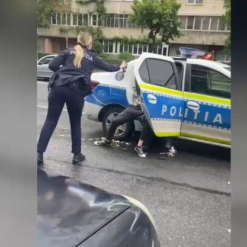 Poliţista a folosit spray lacrimogen pentru a opri un individ agresiv în Cluj-Napoca