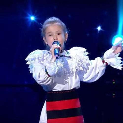 Dora Debreczeni, semifinalista la Românii au Talent 2024, cucerește publicul prin muzica sa încântătoare!