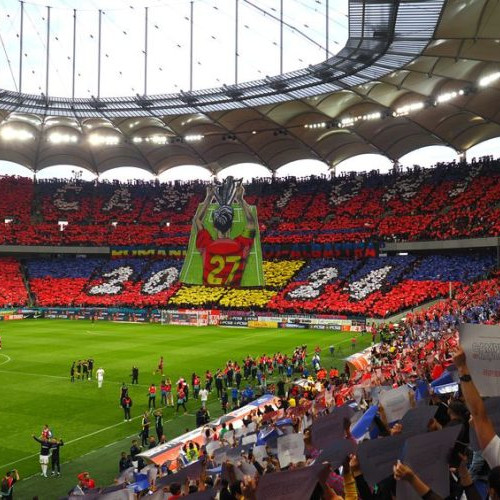 FCSB sarbatoreste titlul cu numarul 27 pe Arena Nationala! Inmormantare spectaculoasa a roș-albaștrilor in prezentare in istoria stadionului. 54.673 de spectatori au fost prezenti la ultimul joc al FCSB acasa. Recordul actual a fost stabilit de meciul national contra Finlandei pentru EURO 2016 (54.364 de spectatori). Echipa FCSB a inceput sa petreaca imediat dupa ultimul fluier al meciului.