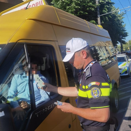 Polițiștii din Maramureș verifică autovehiculele pentru transportul elevilor. Nouă sancțiuni aplicate pentru nereguli