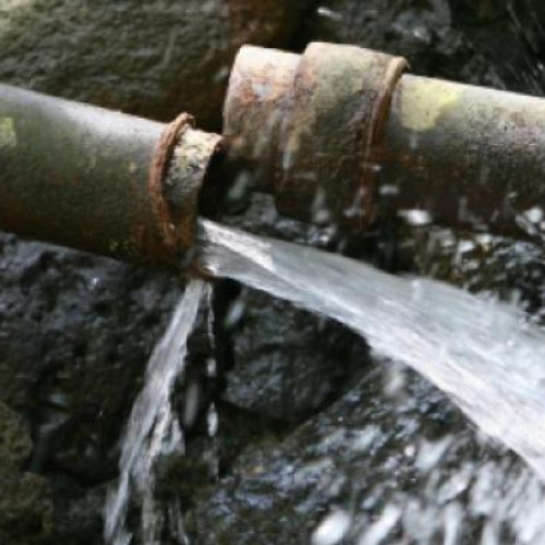 Furnizarea apei potabile întreruptă în Baia Mare din cauza unei avarii